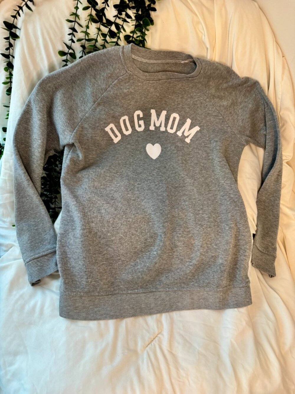 Dog Mom Gray Sweatshirt Crewneck Pullover Size S/M - Picture 2 of 6